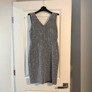 Banana Republic size 2 navy and white dress
